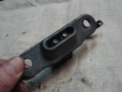 Концевик двери боковой. Toyota Hiace, KZH100G, KZH106G, KZH106W, KZH110G, KZH116G, KZH120G, KZH126G, KZH132V, KZH138V