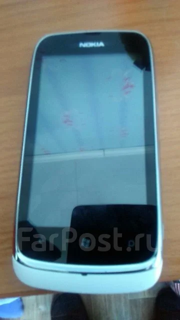 Nokia Lumia 610 ����