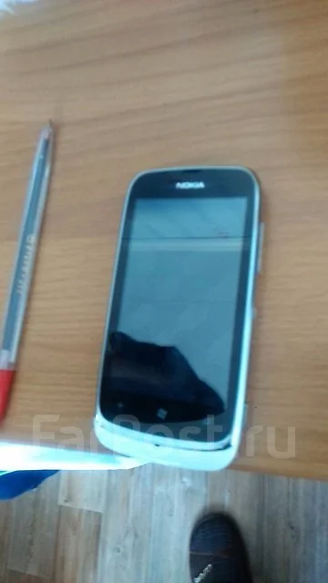 Nokia Lumia 610 ����