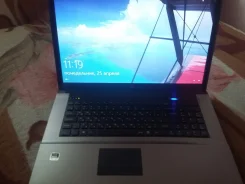 DNS Home 0126413. 17.3", 2,2����, ��� 2048 ��, ���� 500���, WiFi, Bluetooth, ����������� �� 3��. ����