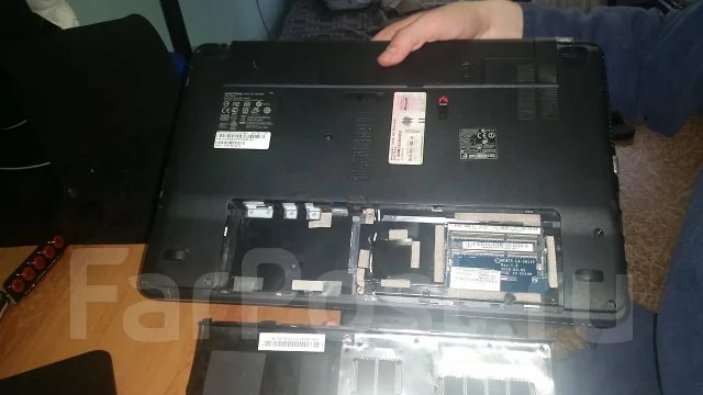 eMachines E640G-P322G25Miks. 15.6", ��� 2048 ��, ���� 250���, WiFi: 1, Bluetooth: 1 ����