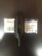 Мотор бачка омывателя. Volkswagen Passat Volkswagen Vento, 1H2, 1H5 Volkswagen Transporter Volkswagen Golf, 1E7, 1H2, 1H5, 1V7 Seat Inca, 6KR Двигател...
