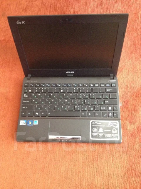 Asus Eee PC 1025C. 10.1", 1,9����, ��� 2048 ��, ���� 320���, WiFi: 1, Bluetooth: 1 ����