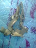 Крепление капота. Toyota Succeed, NCP55V, NLP51, NCP51V, NCP50, NCP51, NCP59G, NCP58G, NCP55, NCP52, NCP58, NCP59, NLP51V