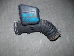 Патрубок воздухозаборника. Toyota Sprinter Carib, AE111, AE111G