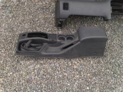 Бардачек подлокотника. Nissan Terrano, TR50, LUR50, LR50, PR50, LVR50, RR50, JLR50, JLUR50, JRR50, JTR50 Nissan Terrano Regulus, JLUR50, JTR50, JLR50...