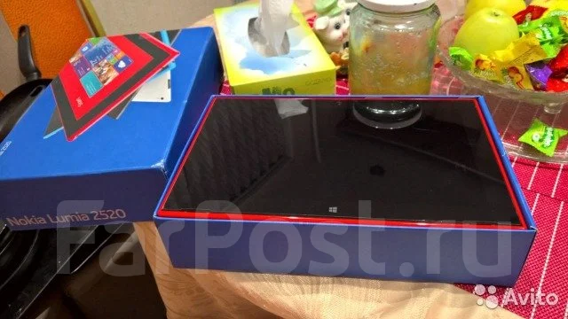 Nokia Lumia 2520 ����