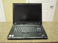 Lenovo ThinkPad T61. 15", 2,0����, ��� 4 ��, ���� 780���, WiFi, Bluetooth, ����������� �� 4��. ����