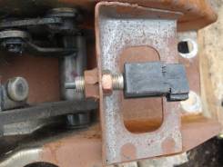 Концевик под педаль тормоза. Mitsubishi: Eclipse, L200, Lancer Cedia, L300, Sigma, L400, Minica Toppo, ASX, Emeraude, RVR, Space Star, Chariot, Libero...