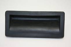 Кнопка открывания багажника. Volkswagen: Caddy, Passat, Jetta, Tiguan, Sharan, Touareg, Golf Plus, Touran, Golf Audi: A6 allroad quattro, Q5, S6, Q7...