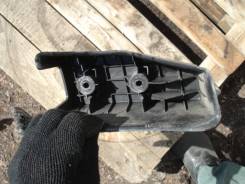Подставка под ногу. Mitsubishi RVR, N28W, N23WG, N21WG, N21W, N11W, N23W, N13W, N28WG Mitsubishi Chariot, N48W, N34W, N43W, N33W, N44W, N38W
