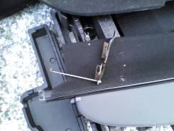 Крепление аккумулятора. Toyota Corolla Fielder, NZE141, NZE141G, NZE144, NZE144G Двигатели: 1NZFE, 1NZFXE