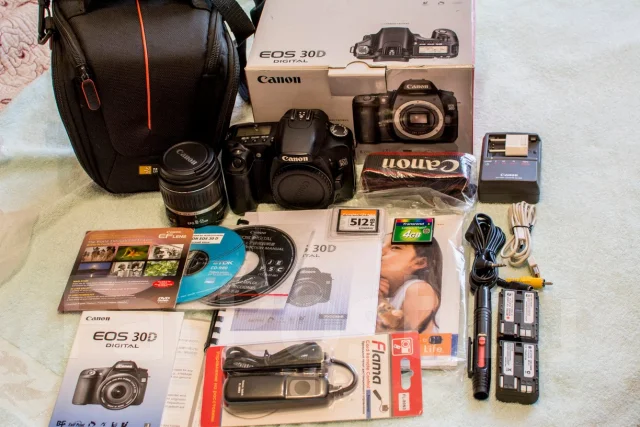 Canon EOS 30D Kit. 8 - 8.9 ��, ���: 3� ����