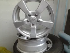 4 Racing. 7.0x16", 5x100 ����