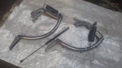 Крепление крышки багажника. Ford Focus, CB8 Двигатель PNDA