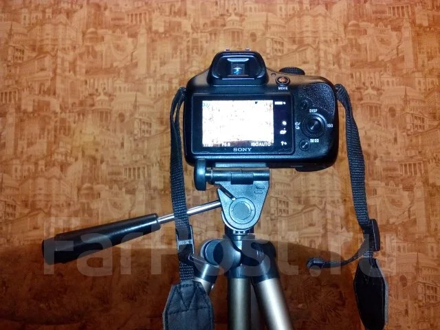 Sony Alpha ILCE-3500. 20 � ����� ��, ���: 14� � ����� ����