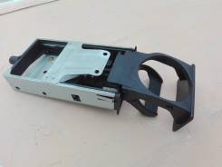 Подстаканник. Honda Stream, LA-RN4, LA-RN3, LA-RN2, RN1, LA-RN1 Двигатели: K20A1, D17A2