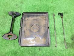Крепление аккумулятора. Subaru Legacy, BGB, BG5, BD3, BF3, BG9, BC5, BE5, BF7, BE9, BGA, BHC, BCA, BEE, BCM, BD2, BG4, BC4, BFB, BCL, BF5, BG3, BH5, B...