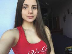 Модель. Образование не указано
