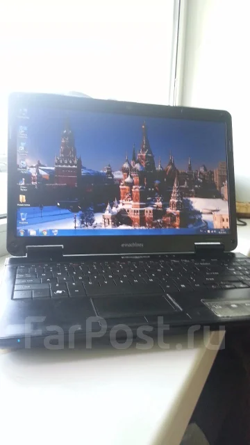 eMachines E525. 15.6", 2,2����, ��� 2048 ��, ���� 320���, WiFi: 1, Bluetooth: 1, ����������� �� 2��. ����