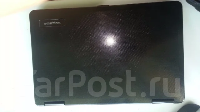 eMachines E525. 15.6", 2,2����, ��� 2048 ��, ���� 320���, WiFi: 1, Bluetooth: 1, ����������� �� 2��. ����