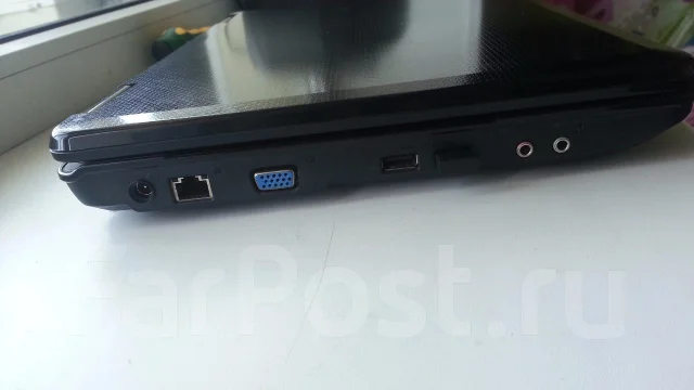 eMachines E525. 15.6", 2,2����, ��� 2048 ��, ���� 320���, WiFi: 1, Bluetooth: 1, ����������� �� 2��. ����