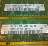 SO-DIMM DDR2.