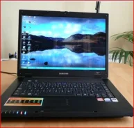 Samsung R60 Plus. 15.4", 1,6����, ��� 8 ��, ���� 160���, WiFi, ����������� �� 12��. ����