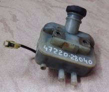 Бачок для тормозной жидкости. Toyota Town Ace, YM30, CR30, CM65, YR28, CM41, CM61, CR38, CR26, CR22, KR26, YM31, YM55, CM30, CM50, YR36, CR27, KM30, Y...