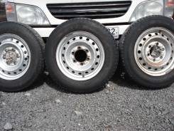 Продам 3 колеса Toyo Delvex M934 175/75R15 LT 103/101L в Белово. 5.0x15 6x139.70 ЦО 106,1 мм.