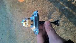 Ограничитель двери. Scion iQ Toyota iQ, NGJ10, KGJ10 Toyota EQ EV, KPJ10 Двигатели: 1NRFE, 1KRFE, EM
