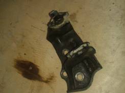 Кронштейн опоры двигателя. Toyota Corolla, ZRE151, ZRE152, NDE150 Toyota Auris, NDE150, ZRE151 Двигатели: 1NDTV, 1ZRFE, 2ZRFE