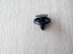 Клипса. Toyota: Celsior, Tarago, Vitz, Avensis, ist, Grand Hiace, Funcargo, Starlet, Regius, Cynos, Sprinter Trueno, Carina, Picnic Verso, Reiz, XA, R...
