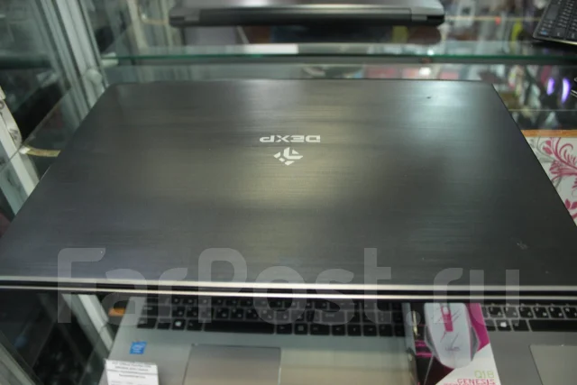 DEXP Aquilon O111. 15.6", 2,2����, ��� 4 ��, ���� 500���, WiFi: 1, Bluetooth: 1, ����������� �� 4��. ����
