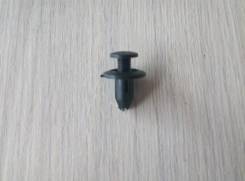 Клипса. Toyota: Corolla, Corolla II, Century, Blizzard, Hilux, Sprinter Trueno, Dyna, Lite Ace, Hiace, Toyoace, Corona, Crown, Aristo, Tercel, Corsa...