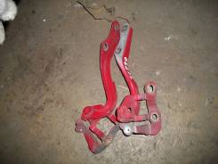 Крепление капота. Toyota Yaris, SCP90 Toyota Vitz, SCP90