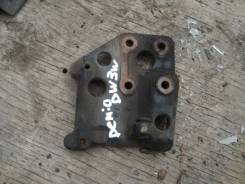 Крепление компрессора кондиционера. Mazda Demio, DW3W, DW5W Ford Festiva, DW3WF, DW5WF