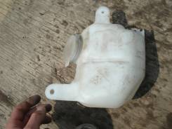 Бачок стеклоомывателя. Mazda Demio, DW3W, DW5W Ford Festiva, DW3WF, DW5WF