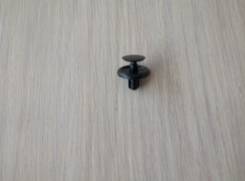 Клипса. Toyota: Windom, Regius Ace, Aurion, Prius C, Avensis, Corolla, Probox, Tundra, Caldina, Sprinter Carib, Tarago, Voltz, Aygo, Succeed, Corolla...