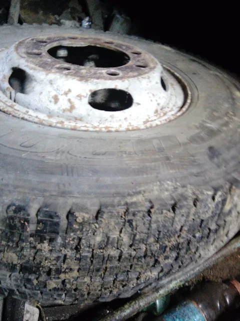 Bridgestone. 7.0x20", ET163 ����