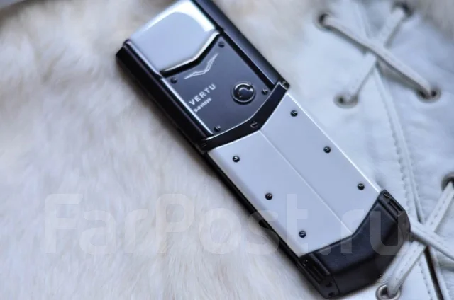Vertu Signature. �����, �����, ���������� ����