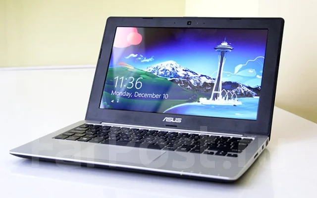 Asus X201E. 11.6", ��� 2048 ��, ���� 320���, WiFi: 1, Bluetooth: 1 ����