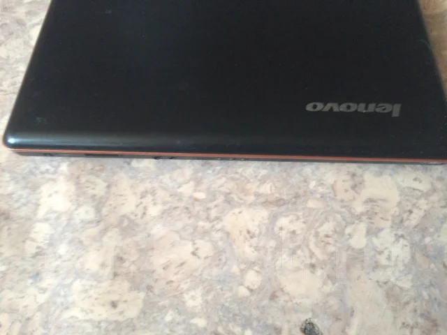 Lenovo IdeaPad Y550p. 15.6", ��� 2048 ��, ���� 500���, WiFi: 1, Bluetooth: 1 ����