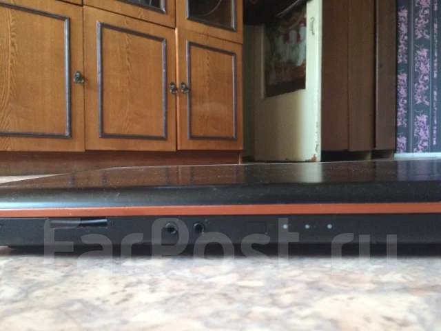 Lenovo IdeaPad Y550p. 15.6", ��� 2048 ��, ���� 500���, WiFi: 1, Bluetooth: 1 ����