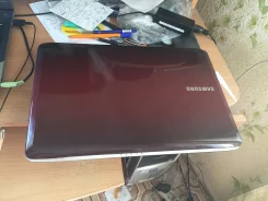 Samsung R530. 15.6", 2 099,0����, ��� 3072 ��, ���� 100���, WiFi, ����������� �� 2��. ����