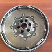 Маховик. Volkswagen: Passat, Caddy, Transporter, Jetta, Touran, Golf Skoda Octavia, 1Z3, 1Z5, 933 Skoda Superb, 3T4, 3T5 Двигатели: AXX, AXZ, BKC, BKP...