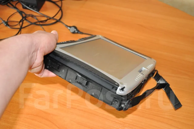 Panasonic Toughbook CF-18. 10.4", 1 200����, ��� 512 ��, ���� 60���, WiFi: 1, Bluetooth: 1, ����������� �� 2��. ����