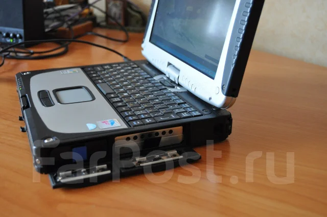 Panasonic Toughbook CF-18. 10.4", 1 200����, ��� 512 ��, ���� 60���, WiFi: 1, Bluetooth: 1, ����������� �� 2��. ����