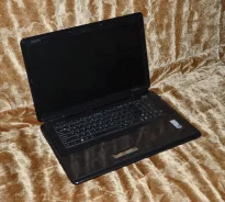 Asus K70AB. 17.3", 2 200����, ��� 4 ��, WiFi: 1, Bluetooth: 1 ����