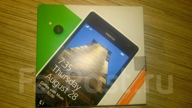 Nokia Lumia 735 ����